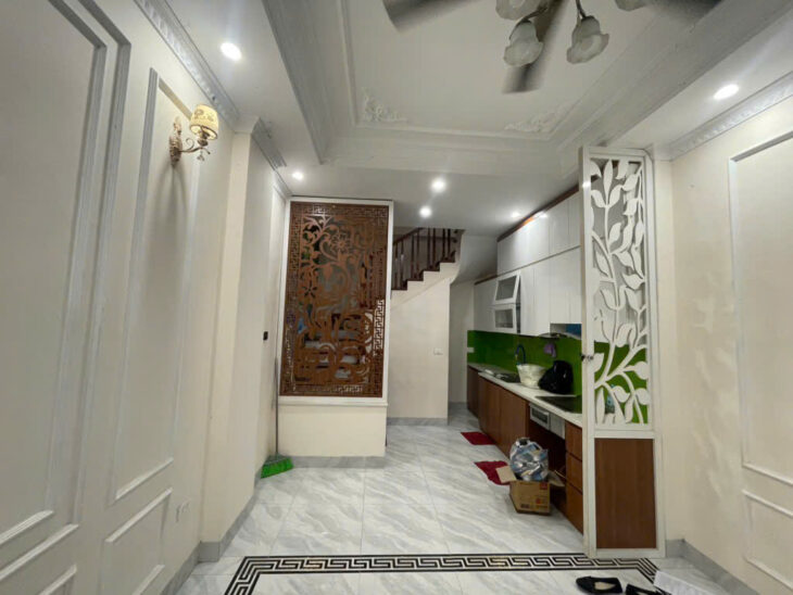 Bán nhà Phố Trạm – 48m2 – ngõ thông – ô tô – chỉ 6.1 tỷ