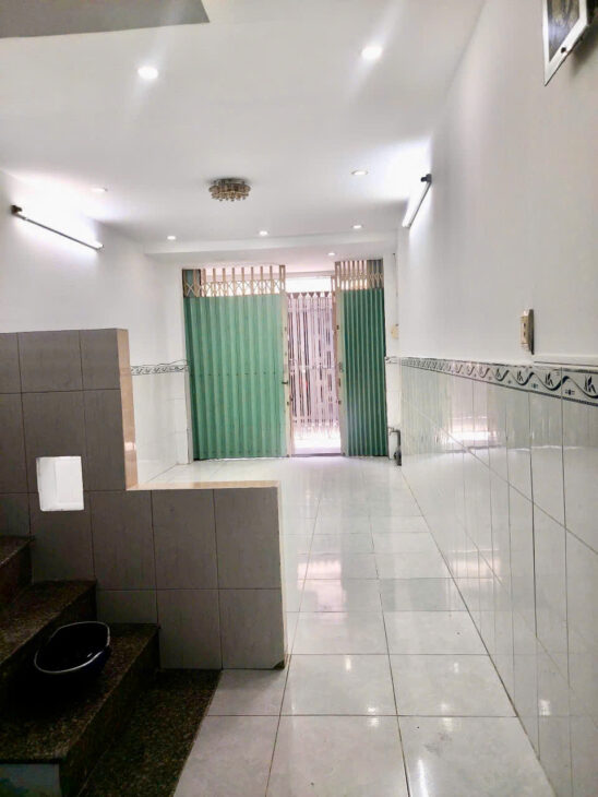 SÁT MẶT TIỀN Q4 NGANG 3 DÁI 10 CÓ 3 TỶ