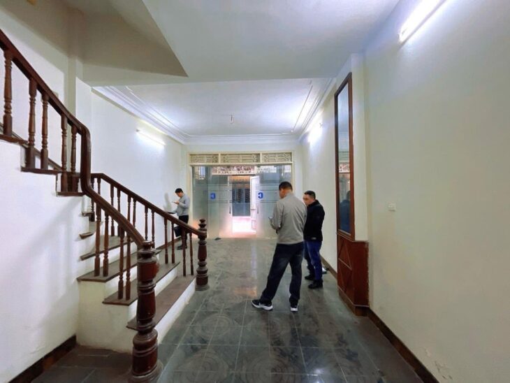 PHÂN LÔ PHÙNG CHÍ KIÊN NGÕ THÔNG ÔTÔ VÀO NHÀ KINH DOANH SIÊU ĐỈNH GIÁ 17 TỶ