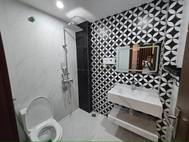 BÁN NHÀ MẶT NGÕ VĂN HƯƠNG 7 TẦNG THANG MÁY-DT 34M2-MT 5,3M GIÁ CHỈ 12,5 TỶ
