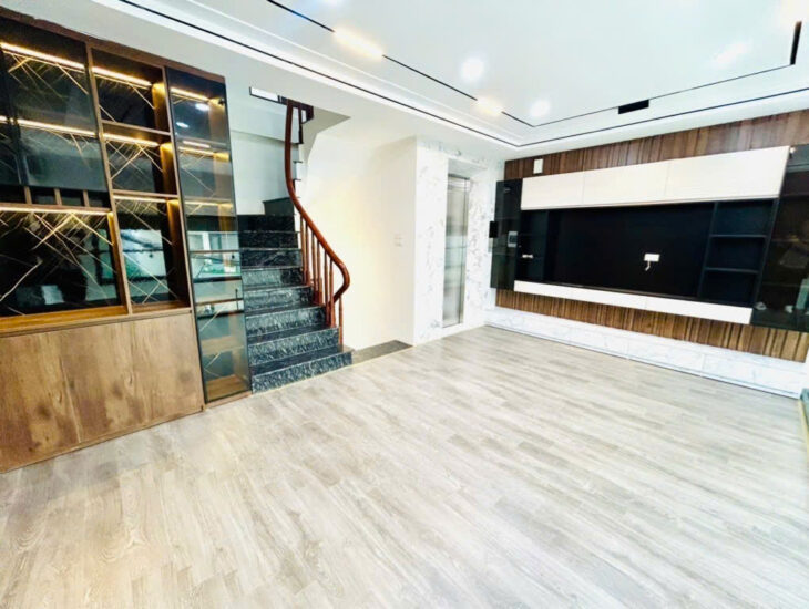 Tuyệt đẹp 45m2-7T-4PN, Thang máy, ôtô gần phố Trịnh Văn Bô, giá 8.3 tỷ