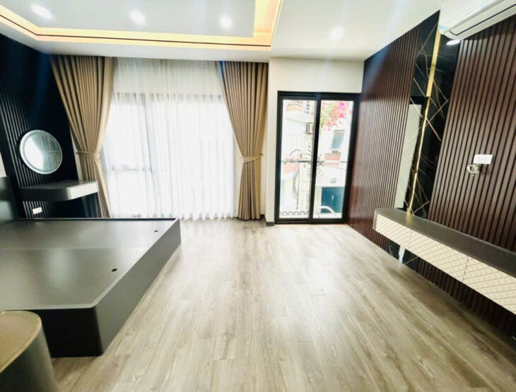 Tuyệt đẹp 45m2-7T-4PN, Thang máy, ôtô gần phố Trịnh Văn Bô, giá 8.3 tỷ