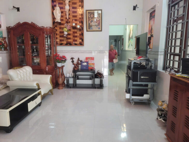 Bán nhà mặt tiền Lê Văn Tám – TX LaGi giá ngộp 2.4 tỷ sổ riêng ful ODT