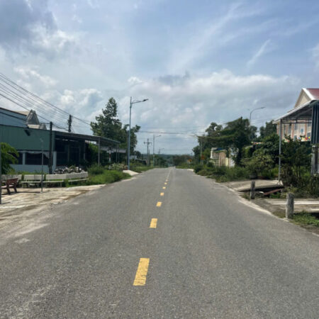 Bán nhà mặt tiền Lê Văn Tám – TX LaGi giá ngộp 2.4 tỷ sổ riêng ful ODT