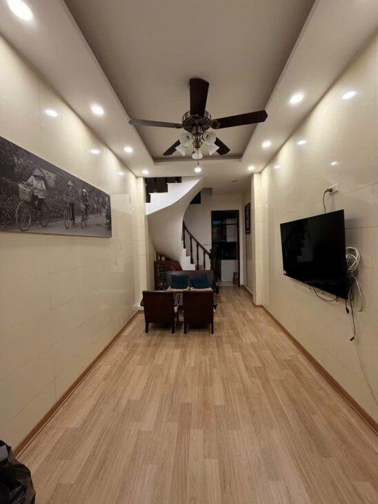 Cho thuê nhà Hàng Đậu, 35mx4t, 4PN, phù hợp gia đình hoặc homestay.