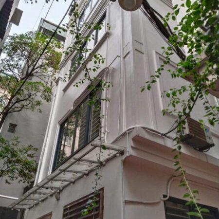 SIÊU PHẨM BỒ ĐỀ –SÁT HỒNG TIẾN LÔ GÓC PHÂN LÔ – Ô TÔ ĐỖ CỬA – FULL NỘI THẤT – CHỈ NHỈNH 6 T.Ỷ