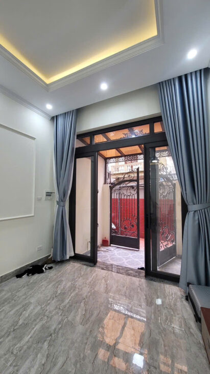 ???? BÁN NHÀ NGUYỄN VĂN CỪ – LONG BIÊN ???? Địa chỉ: Nguyễn Văn Cừ, Long Biên ???? Diện tích: 71m² × 4