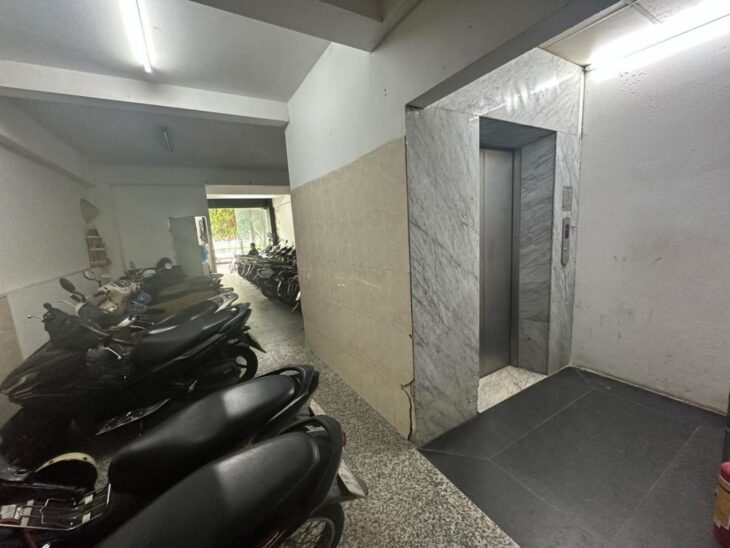 Bán tòa nhà MẶT PHỐ trung tâm Ngã Tư Sở tài chính 45 tỷ để sở hữu ,10 tầng Thang Máy