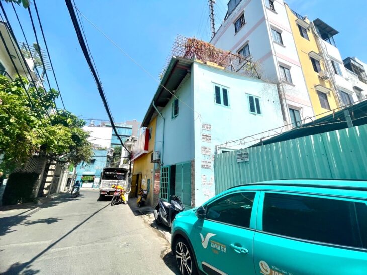 LÔ GÓC PHỐ – NGANG BỀ THẾ HƠN 13M – NGAY NGUYỄN VĂN TRỖI – NGUYỄN ĐÌNH CHÍNH.