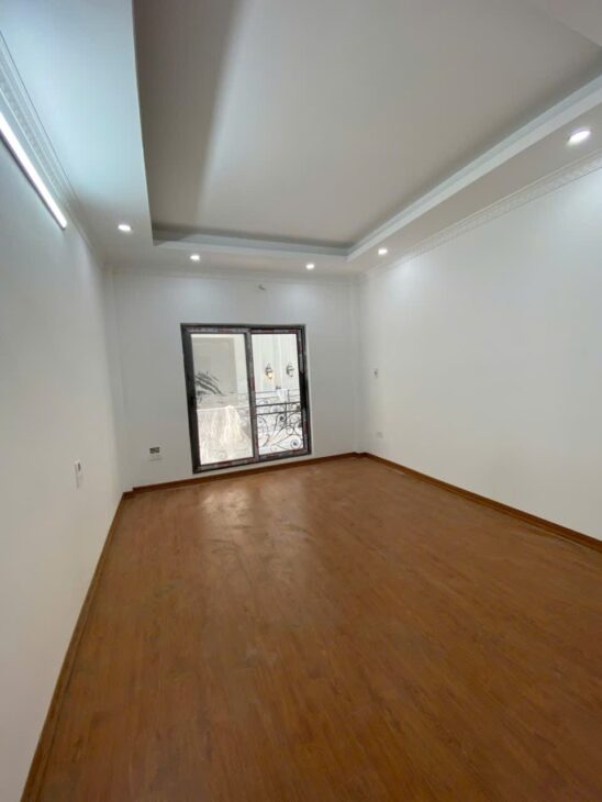 BÁN NHÀ 5 TẦNG PHÚC LỢI – Ở NGAY – GIÁ TỐT 4.XX TỶ – LH EM HUYỀN 0383 150 180