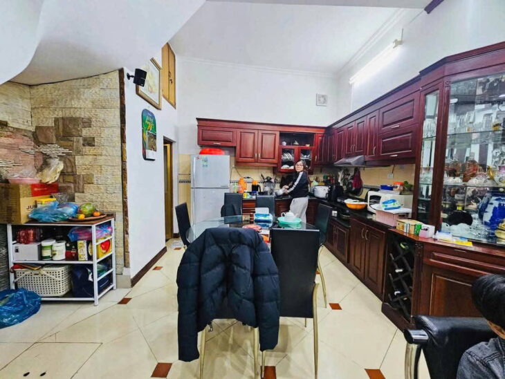 ????Cách 1 Nhà Ra Ô Tô, Vị Trí Siêu Đẹp. Nhà Dân Xây Khung Cột Chắc Chắn , Khách Mua Về Lên Tầng ,