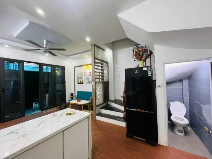 Bán nhà 31m², 1PN, 2WC, ngõ Bằng B, Định Công, Hoàng Mai, 5.6 tỷ, sổ đỏ