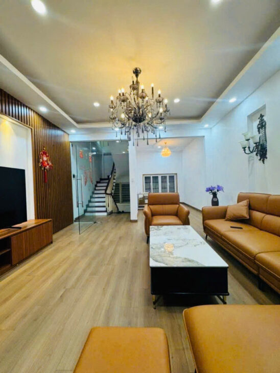 Bán nhà riêng hiếm có tại Hoàng Ngân, Thanh Xuân 53m2, 5 tầng, MT 5m, nhỉnh 12 tỷ