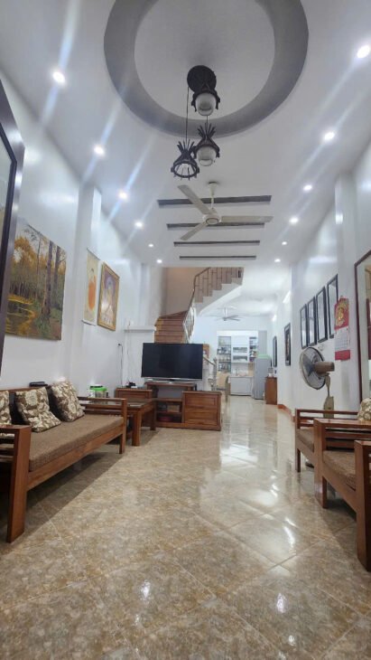 Nhà đẹp PHỐ- Phúc-Tân-Hoàn Kiếm-Hà Nội, 4 tầng, ô tô đỗ cửa, sân cổng, ba bước tới hồ Hoàn Kiếm-Khu