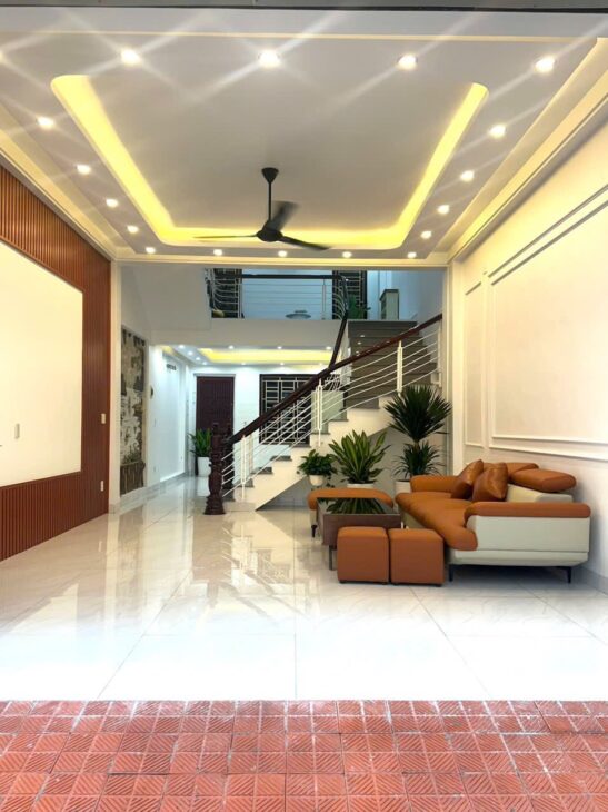 Bán nhà 4 tầng khu vịt cỏ trung tâm TP Hải Dương đường ô tô tránh nhau