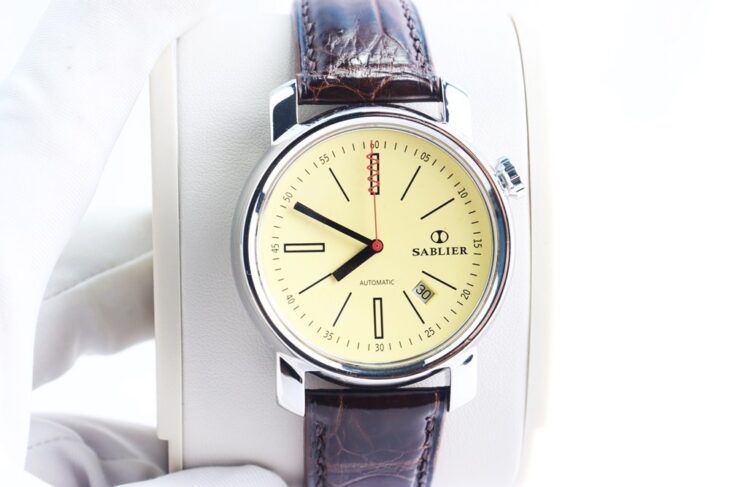 Đồng Hồ Nam Sablier Automatic dây da – 3 kim mặt vàng núm xéo – Like New Fullbox…