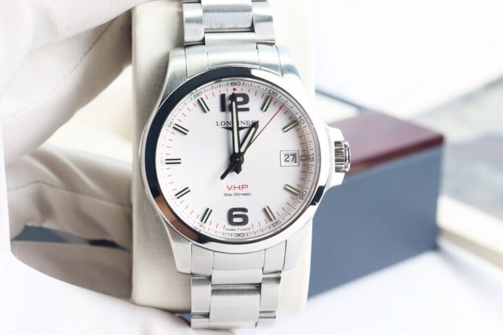 ĐH Nam : Longines Conquest Dây Thép – Lịch Vạn Niên – Size 41mm, Full hộp + thẻ BH….