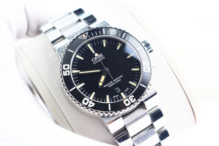 ĐH Nam : Oris Aquis Divers date Automatic dây thép – Siêu Lướt, Size 43mm…