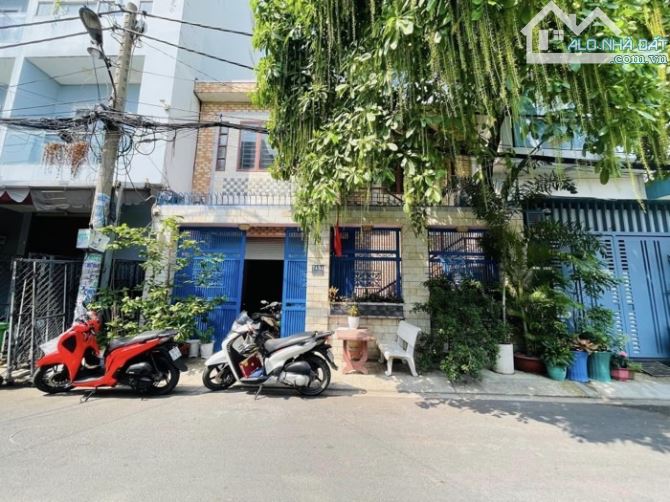 Bán nhà MTĐường Trần Quang Quá. Ph Hiệp Tân, Dt 8x20m. Kc 1 lầu , SHR , Giá 18.5 tỷ tl