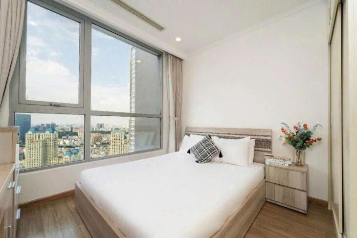 BÁN NHÀ MẶT PHỐ ĐÊ LA THÀNH, BA ĐÌNH – 107M² – MT 8M – VỈA HÈ RỘNG – XÂY TÒA VP, KS- 77 TỶ