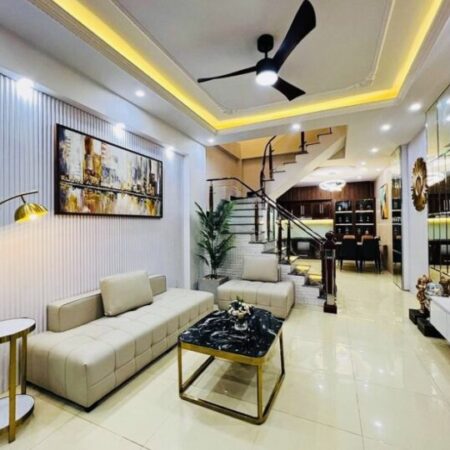 BÁN GẤP NHÀ ĐẸP – LÔ GÓC HOÀNG QUỐC VIỆT 40M X 5T Ô TÔ- KD- 9.8 TỶ