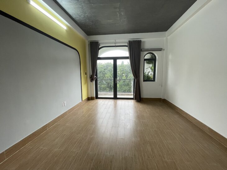20. NHÀ 3 lầu, 5PN – CÓ SÂN DÀI SỌC TX40 – 128m2 đất – 5,755 TỶ