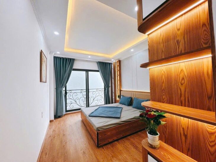 Bán nhà Trương Định 5 Tầng Thang Máy Mới Kính Koong 42m Nhỉnh 8 Tỷ