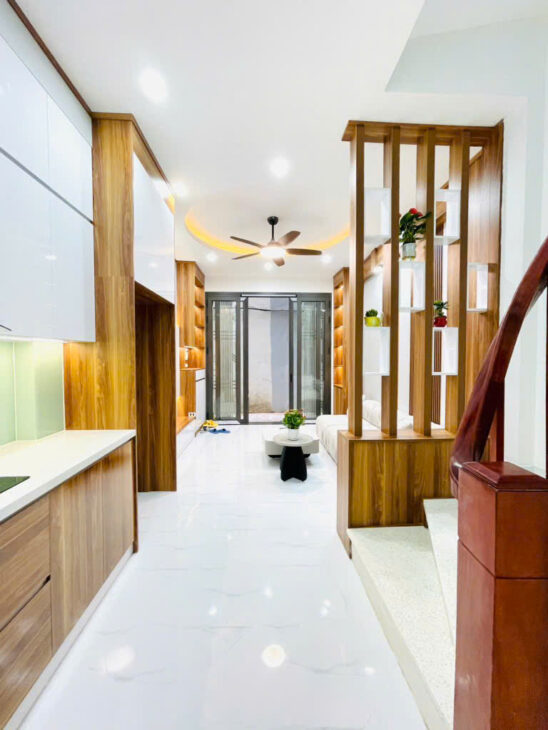 Bán nhà riêng tại Bằng B, Hoàng Liệt, Hoàng Mai, ô tô đỗ cổng, 32m2 5 tầng 6.x tỷ