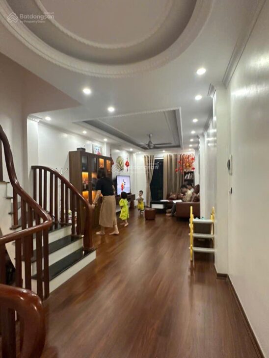 Nhà phố cầu Bươu, 67m2, ô tô tránh, MT 5m, kinh doanh tập nập, 10 tỷ