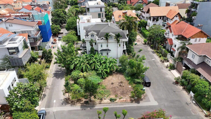 Bán Lô Đất góc 2 mặt tiền số 200 Nguyễn Văn Hưởng Thảo Điền Q2 . TP Thủ Đức