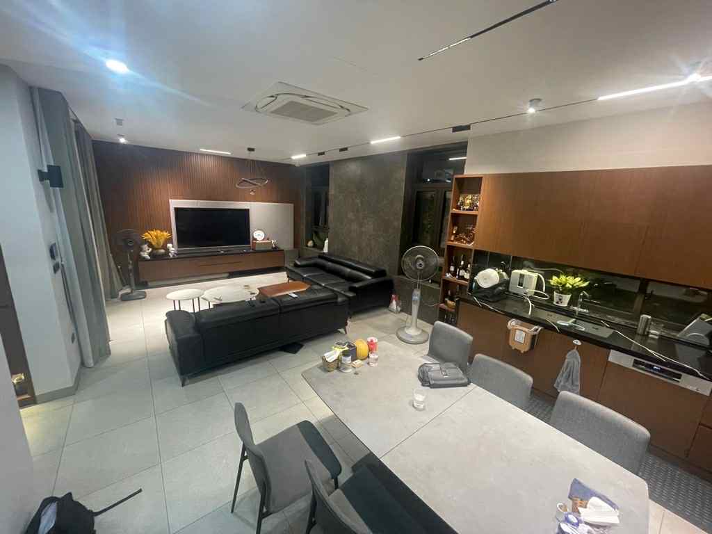 biệt thự sân vườn Ngọc Thụy, 190m x 4 tầng, mặt tiền 7.6m, ôtô tránh, nở hậu