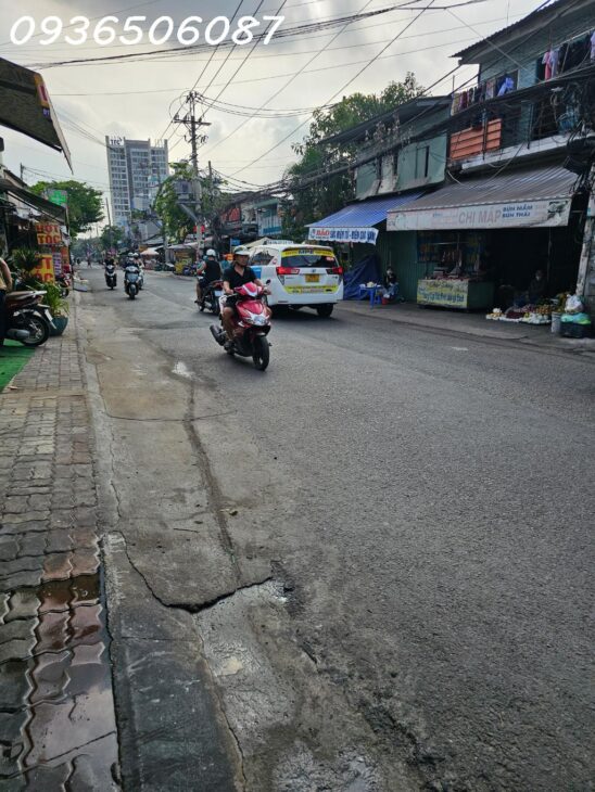 CĂN HỘ DỊCH VỤ NGAY MẶT TIỀN ĐƯỜNG BÙI VĂN BA TRUNG TÂM QUẬN 7 NGANG 6mx DÀI 25m HIỆN TẠI THU 35