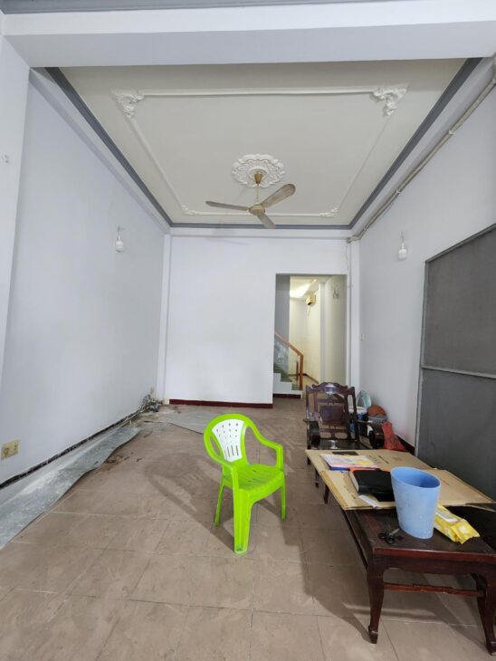 MẶT TIỀN KINH DOANH – ĐỐI DIỆN CV ĐẦM SEN – VỈA HÈ RỘNG.