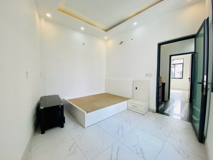 Huỳnh Văn Bánh – Phú Nhuận – LÔ GÓC PHÙ HỢP CHDV. NỞ HẬU