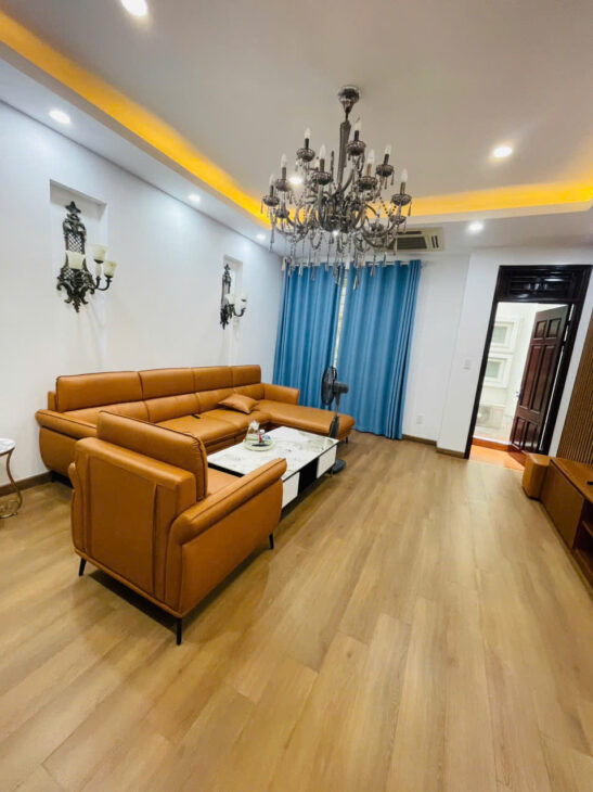 Bán nhà riêng hiếm có tại Hoàng Ngân, Thanh Xuân 53m2, 5 tầng, MT 5m, nhỉnh 12 tỷ