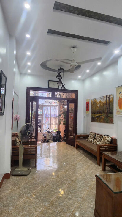 Nhà đẹp PHỐ- Phúc-Tân-Hoàn Kiếm-Hà Nội, 4 tầng, ô tô đỗ cửa, sân cổng, ba bước tới hồ Hoàn Kiếm-Khu