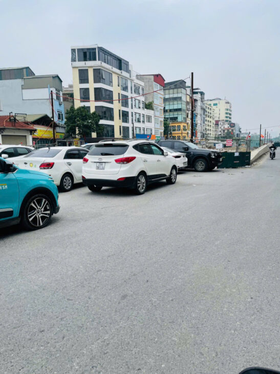 HOA HẬU mặt phố, Q. Hoàng Mai 119m2, 9 tầng thang máy, dòng tiền hàng tháng 165 triệu