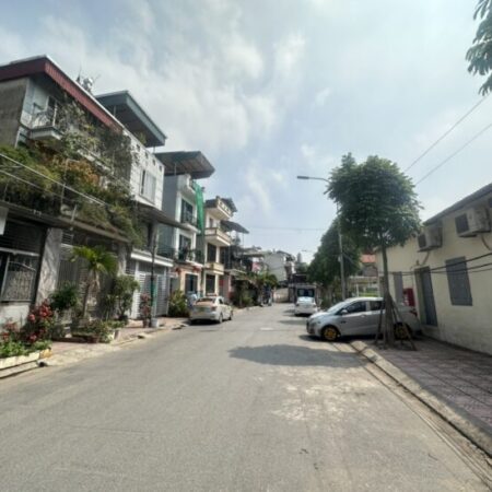 TƯ ĐÌNH 22 TỶ 110m Ô TÔ VỈA HÈ KINH DOANH,VIEW CÔNG VIÊN,LONG BIÊN