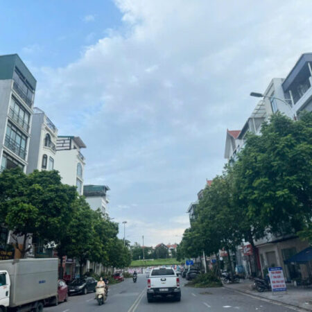 CHỊ VỊNH BÁN GẤP NHÀ NGỌC THỤY – 5 TẦNG – THANG MÁY CHỜ – OTO ĐỖ CỬA , 7.1 TỶ