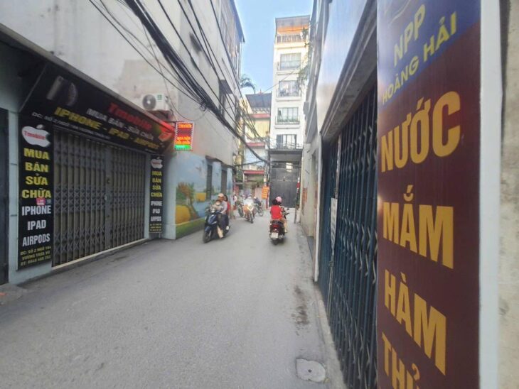 Nhà đẹp phố Vũ Tông Phan, lô góc, ngõ thông kinh doanh , ô tô vào nhà, 5 tầng 45m2, 12,5 tỷ.