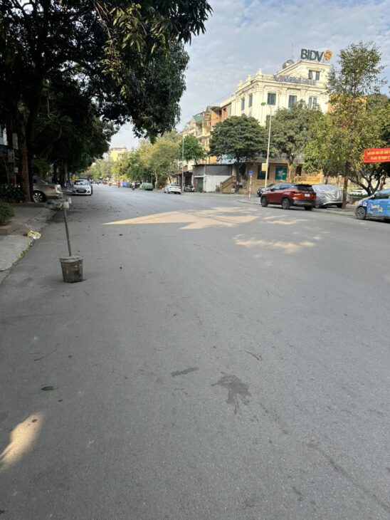 BÁN GẤP NHÀ 4 TẦNG YÊN HÒA – CẦU GIẤY – DIỆN TÍCH 81m² – GIÁ CHỈ 1X TỶ