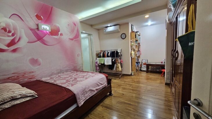 Chung cư Vinaconex 19 Đại Từ, view hồ, Dt 124m2, 3N2VS, full nội thất đẹp. Giá 7 tỷ