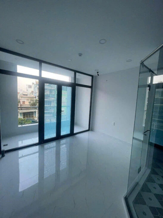 Bán CHDV Mặt tiền Âu Dương Lân P3Q8