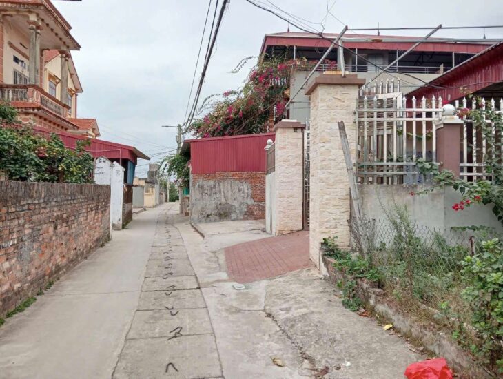 CC BÁN GẤP 100M TT QUANG MINH,GIÁ 3X,RẺ NHẤT KHU VỰC,ĐƯỜNG THÔNG,RỘNG