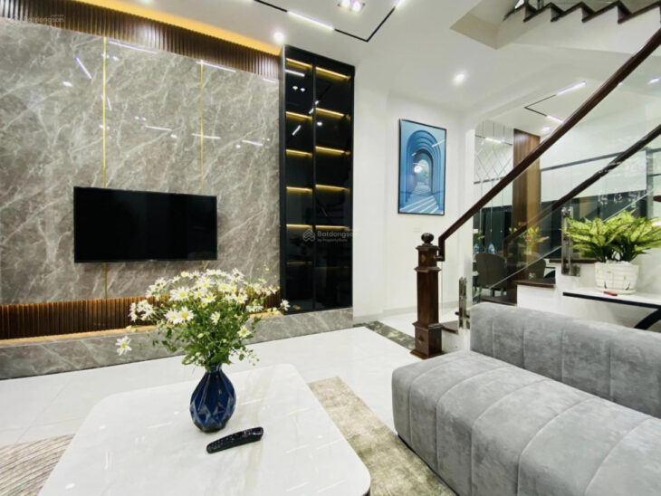 Bán nhà Bằng Liệt – Linh Đàm, 56m2 x 4 tầng, đẹp, gần đường, giá 7.9 tỷ, ngõ to, rộng