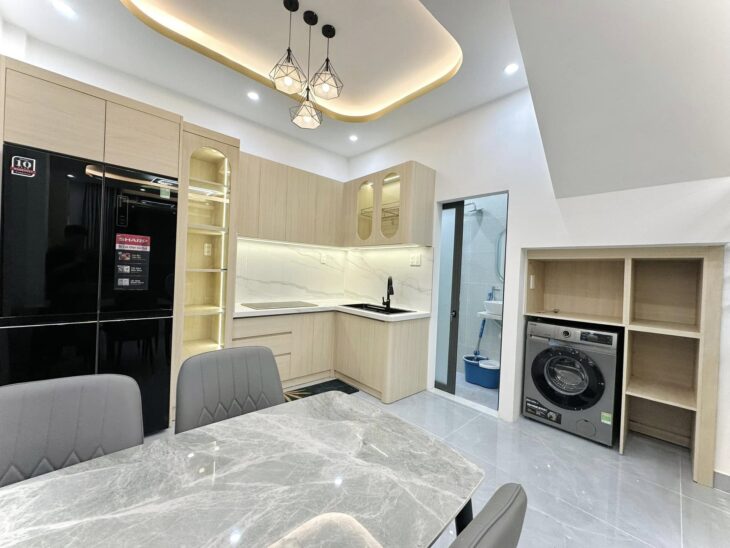 GIẢM SỐC, CCMN NGUYỄN KHÁNH TOÀN 100M2X7T,105 TRIỆU/THÁNG,ÔTÔ 20M,MT=6M, 24.9 TỶ