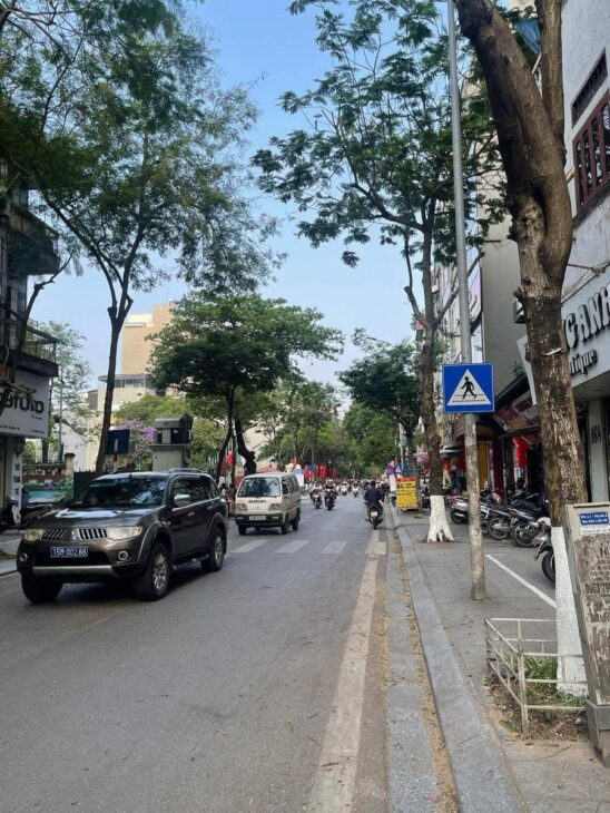 Bán Đất Phố Đội Cấn- BA ĐÌNH. 85m2 =12 Tỷ. 141TR/1M2. SỔ Vuông