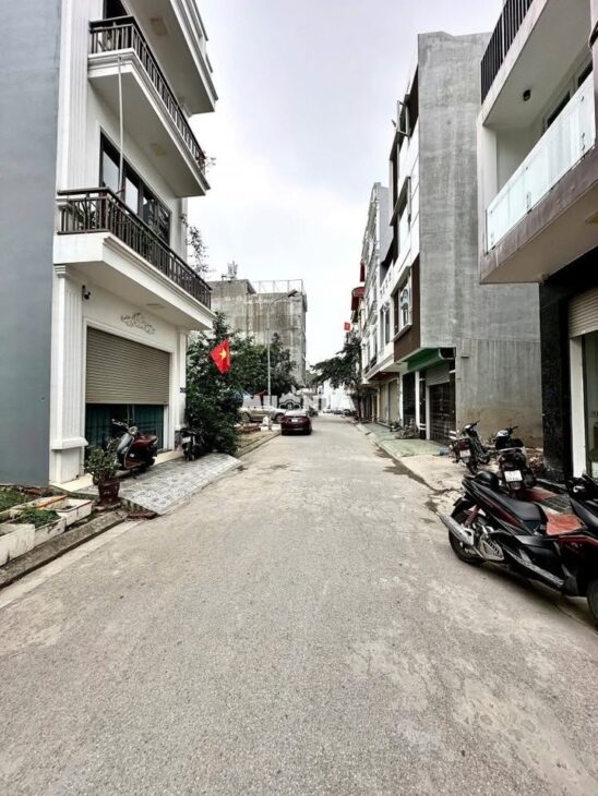 Bán nhà lô 7 Lê Hồng Phong, 40m 4 tầng, Giá 3.85 tỉ gần BigC