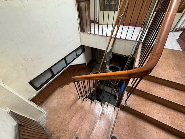 Quận 11 ! MB ĐẸP LẮM ! CHO THUÊ NGUYÊN CĂN GIÁ RẺ 24,5 tr ! MT đường lớn khu kinh doanh sầm