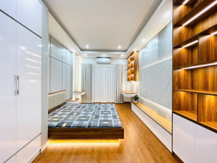 Bán nhà riêng tại Bằng B, Hoàng Liệt, Hoàng Mai, ô tô đỗ cổng, 32m2 5 tầng 6.x tỷ